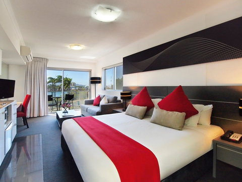 Oaks Metropole Hotel - Accommodation Mermaid Beach 2