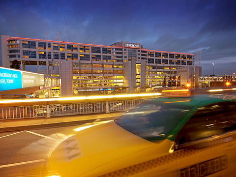 PARKROYAL Melbourne Airport - Accommodation Mermaid Beach 0