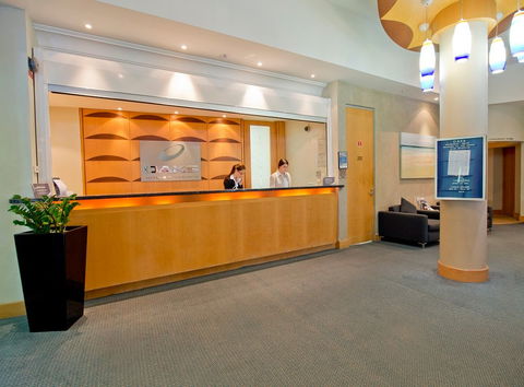 Oaks Waterfront Resort - Accommodation Mermaid Beach 1