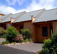 Meredith House and Mews - Accommodation Mermaid Beach