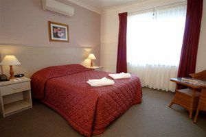 Warners At The Bay Motel - Accommodation Mermaid Beach 2