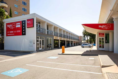 Watermark Glenelg - Accommodation Mermaid Beach 0