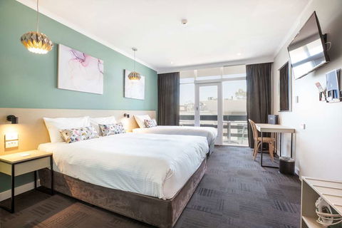 Watermark Glenelg - Accommodation Mermaid Beach 2