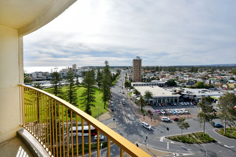 Atlantic Tower Motor Inn - Accommodation Mermaid Beach 1