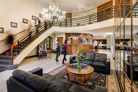 Adelaide Inn - Accommodation Mermaid Beach 1