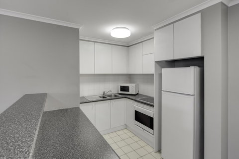 Adina Serviced Apartments Canberra James Court - Accommodation Mermaid Beach 1