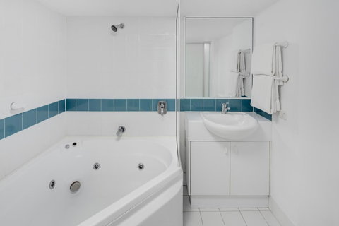 Adina Serviced Apartments Canberra James Court - Accommodation Mermaid Beach 8