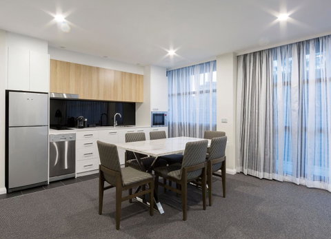 Avenue Hotel Canberra - Accommodation Mermaid Beach 9