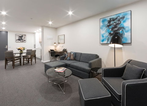Avenue Hotel Canberra - Accommodation Mermaid Beach 2