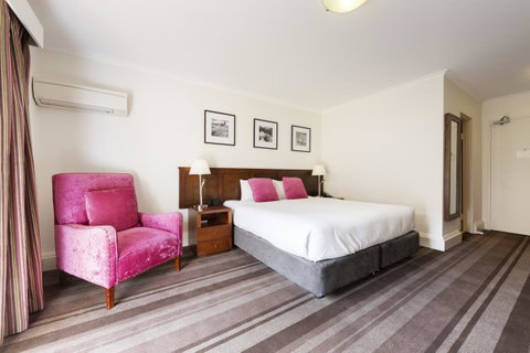Mercure Canberra - Accommodation Mermaid Beach 11
