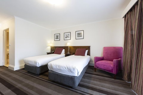 Mercure Canberra - Accommodation Mermaid Beach 8