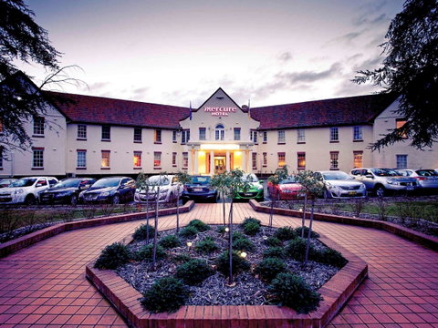 Mercure Canberra - Accommodation Mermaid Beach 0