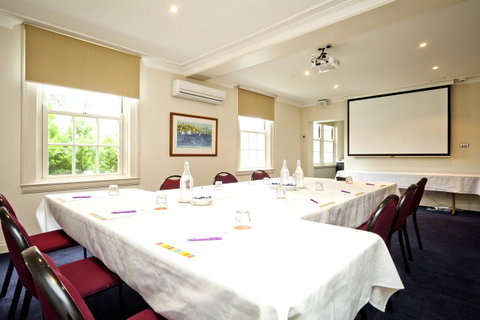 Mercure Canberra - Accommodation Mermaid Beach 43