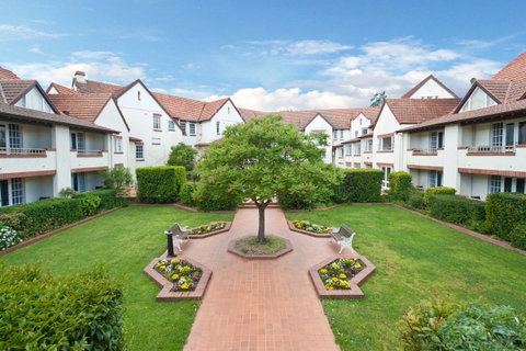 Mercure Canberra - Accommodation Mermaid Beach 25