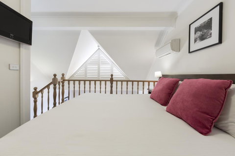 Mercure Canberra - Accommodation Mermaid Beach 15