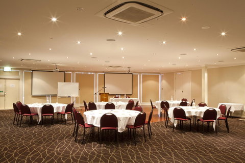 Mercure Canberra - Accommodation Mermaid Beach 42