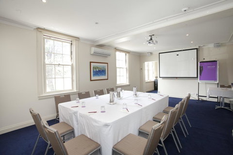 Mercure Canberra - Accommodation Mermaid Beach 37