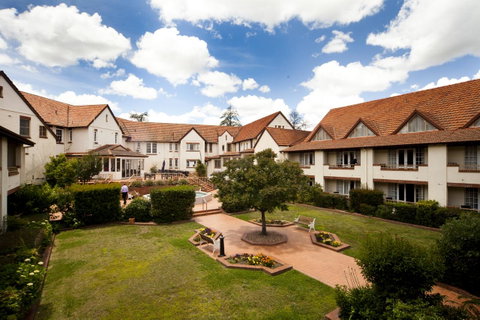 Mercure Canberra - Accommodation Mermaid Beach 26
