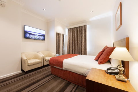 Mercure Canberra - Accommodation Mermaid Beach 16