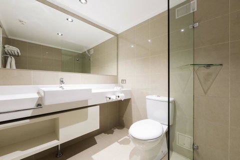 Mercure Canberra - Accommodation Mermaid Beach 13