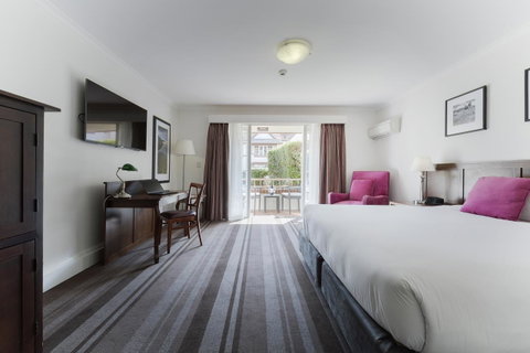 Mercure Canberra - Accommodation Mermaid Beach 4