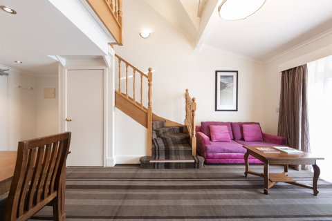 Mercure Canberra - Accommodation Mermaid Beach 6