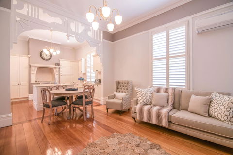 De Russie Boutique Hotel - Accommodation Mermaid Beach 32