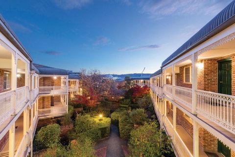 Adina Serviced Apartments Canberra Kingston - Accommodation Mermaid Beach 9