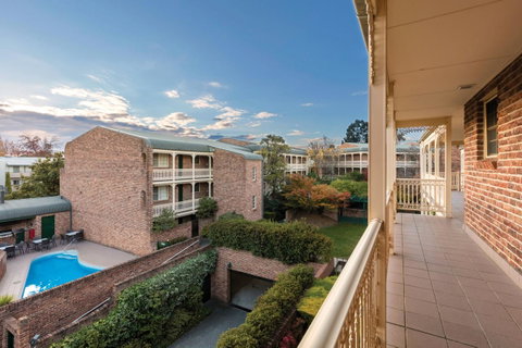 Adina Serviced Apartments Canberra Kingston - Accommodation Mermaid Beach 8
