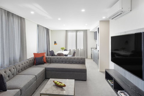 Deco Hotel Canberra - Accommodation Mermaid Beach 9