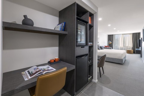 Deco Hotel Canberra - Accommodation Mermaid Beach 7