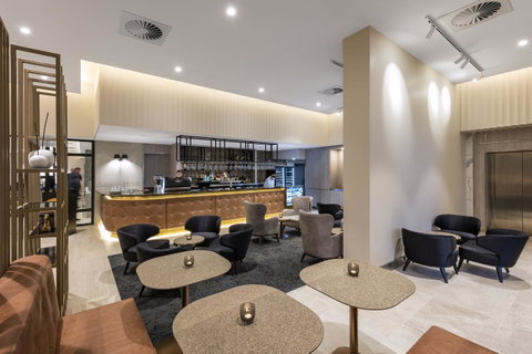 Deco Hotel Canberra - Accommodation Mermaid Beach 3