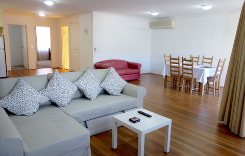 Kingston Comfy Apartment - Accommodation Mermaid Beach 3