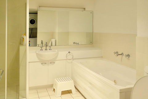 Kingston Comfy Apartment - Accommodation Mermaid Beach 7
