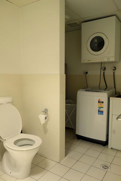 Kingston Comfy Apartment - Accommodation Mermaid Beach 9