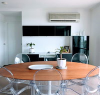 Staying Places - The Avenue - Accommodation Mermaid Beach