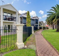 Port Adelaide Harbourside House - Accommodation Mermaid Beach