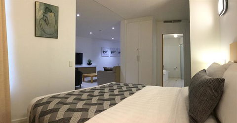 Wallaroo Marina Waterfront Luxe Apartment - Accommodation Mermaid Beach 12