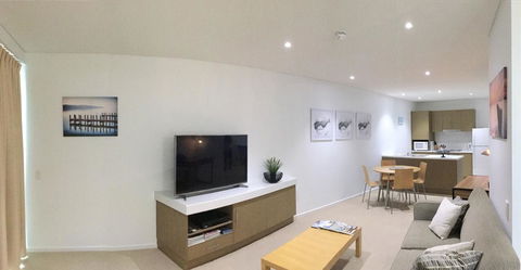 Wallaroo Marina Waterfront Luxe Apartment - Accommodation Mermaid Beach 7