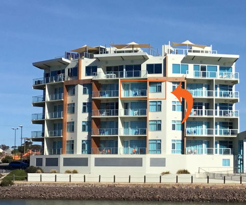 Wallaroo Marina Waterfront Luxe Apartment - Accommodation Mermaid Beach 0
