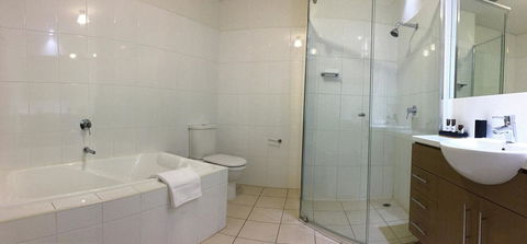 Wallaroo Marina Waterfront Luxe Apartment - Accommodation Mermaid Beach 17