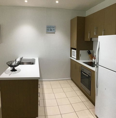 Wallaroo Marina Waterfront Luxe Apartment - Accommodation Mermaid Beach 9