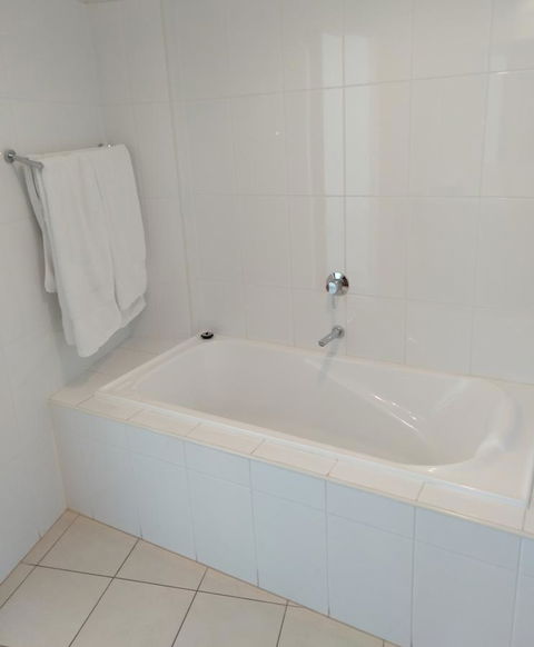 Wallaroo Marina Executive Apartments - Accommodation Mermaid Beach 10