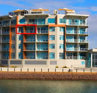 Wallaroo Marina Luxury Apartment - Accommodation Mermaid Beach