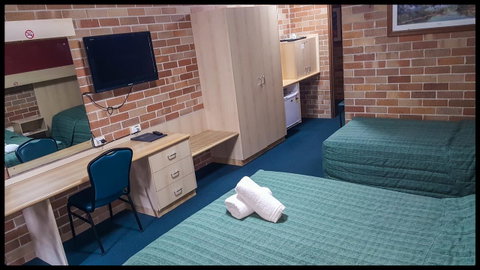Windsor Terrace Motel - Accommodation Mermaid Beach 4