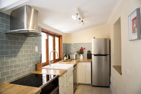 Wayfarers Cottage - Accommodation Mermaid Beach 2