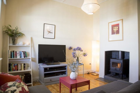 Wayfarers Cottage - Accommodation Mermaid Beach 1