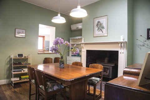 Wayfarers Cottage - Accommodation Mermaid Beach 6
