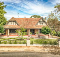 The Tudor House - Accommodation Mermaid Beach