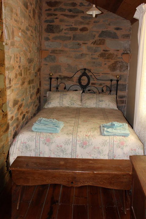 Hillside Cottage - Accommodation Mermaid Beach 3